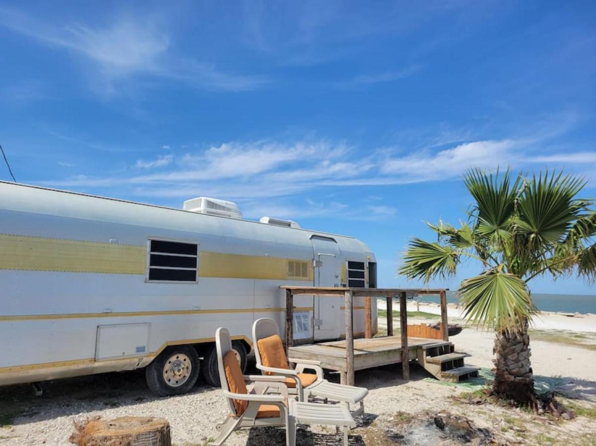 Maggie At The Beach - 1973 Vintage Rv Port Lavaca Buitenkant foto