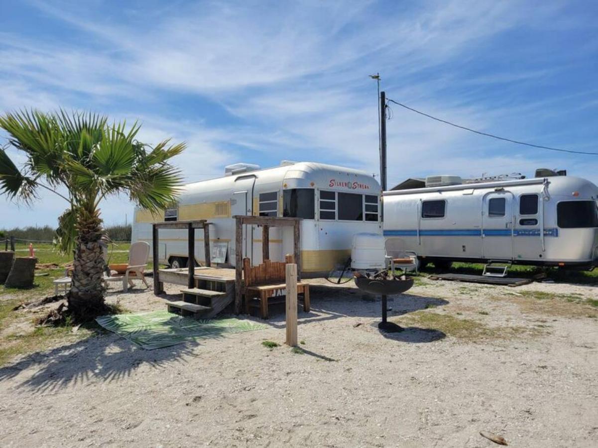 Maggie At The Beach - 1973 Vintage Rv Port Lavaca Buitenkant foto